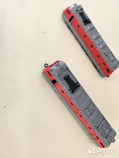 Модель поезд, машина, трамвай