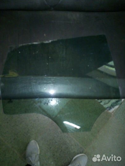 Стекло заднее правое фольксваген 2007