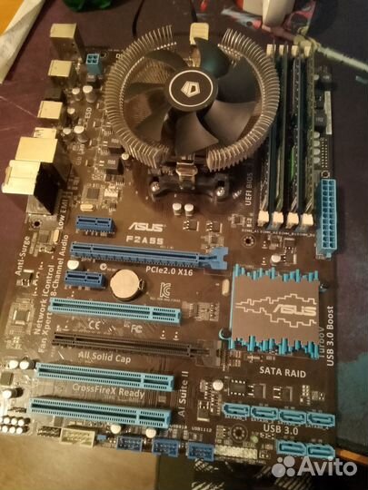 Материнская плата с процессором и памятью