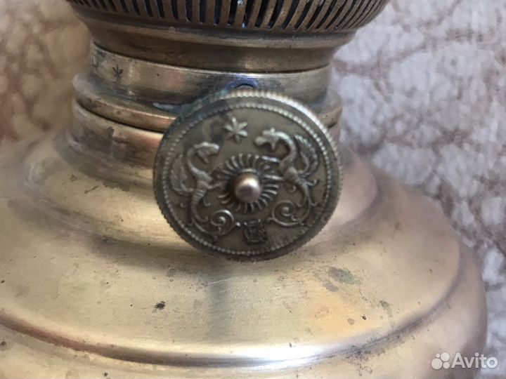 Старинная керосиновая лампа