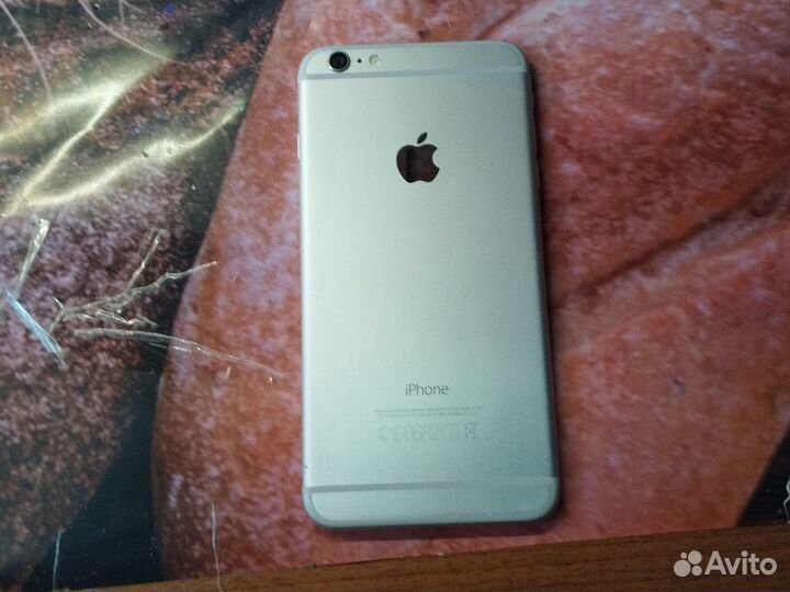 Телефон iPhone 6