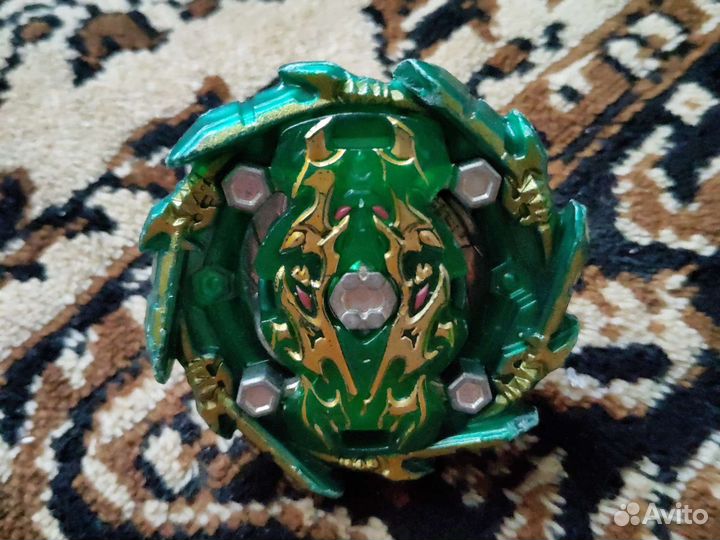 Волчки бейблейд