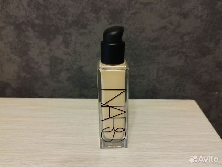 Nars Крем тональный, устойчивый