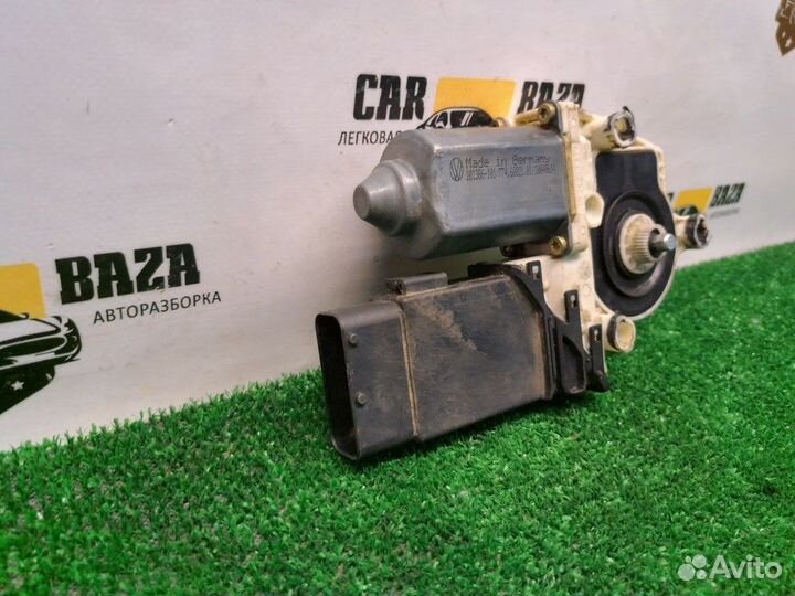 Моторчик стеклоподьемника Volkswagen Golf