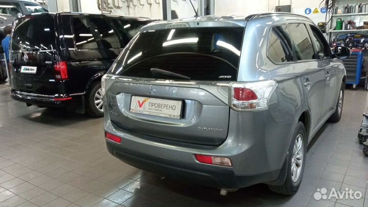 Mitsubishi Outlander 2.0 CVT, 2012, 240 797 км