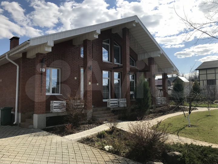 Коттедж 172,1 м² на участке 10 сот.