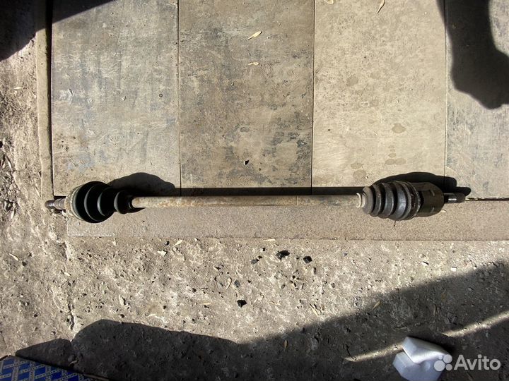 Привод правый (полуось) на Opel Astra H