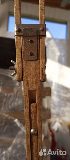 Ретро-штатив. Деревянный