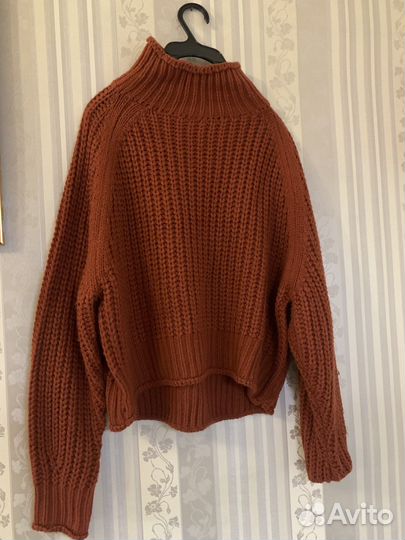 Свитер