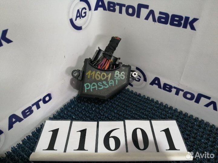Блок предохранителей Volkswagen Passat