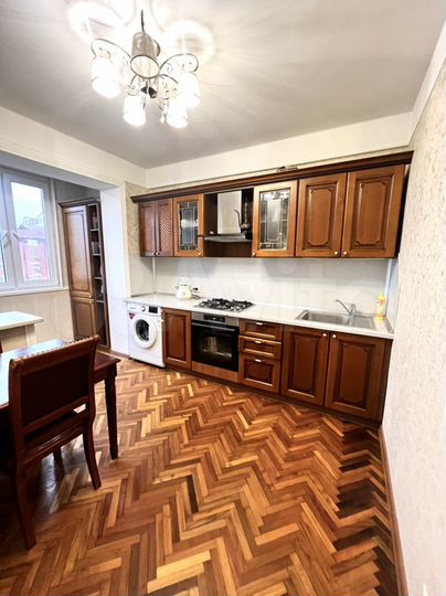 3-к. квартира, 74 м², 9/9 эт.