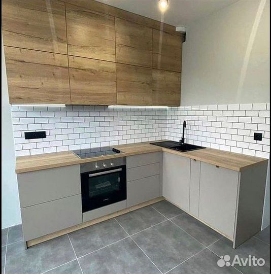 Кухня под потолок