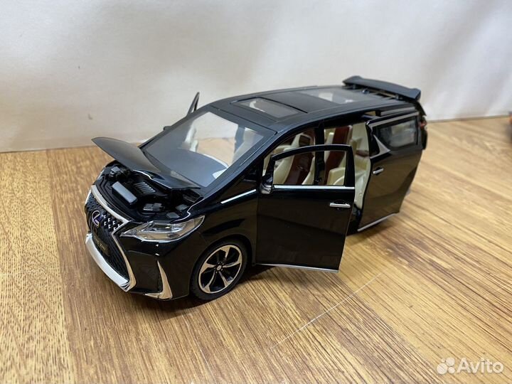 Металлическая машинка lexus lm300