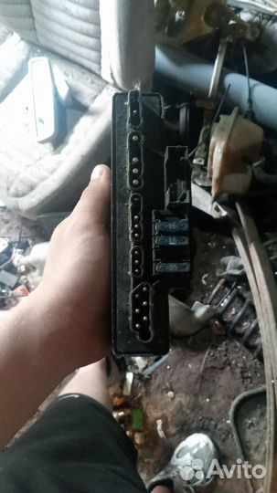Блок предохранителей и реле Mercedes W210
