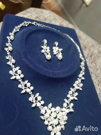 Комплект колье и серьги