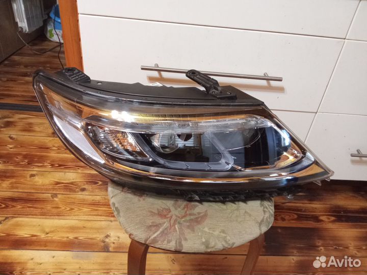 Фара правая киа соренто с12по20год 92102-2Р550