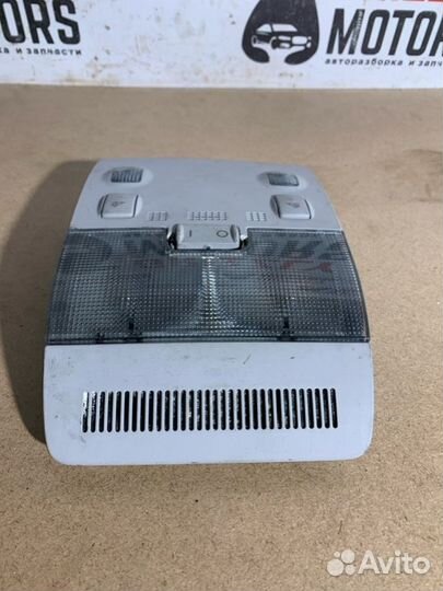 Плафон подсветки салона Audi A4 B7 BFB 1.8L 2005