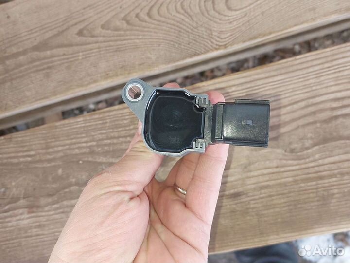 Шевроле Кобальт катушка зажигания 96983945