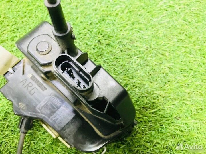 Замок двери задний левый Renault Megane 2 1.4 MT