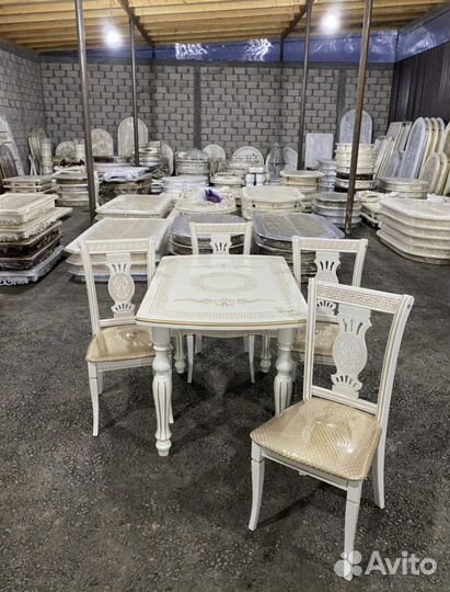 Столы и стулья