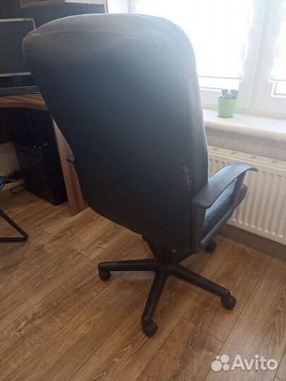 Компьютерное офисное кресло