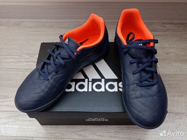 Футбольные бутсы adidas copa