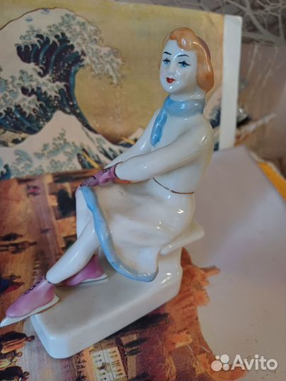 Статуэтка фарфор