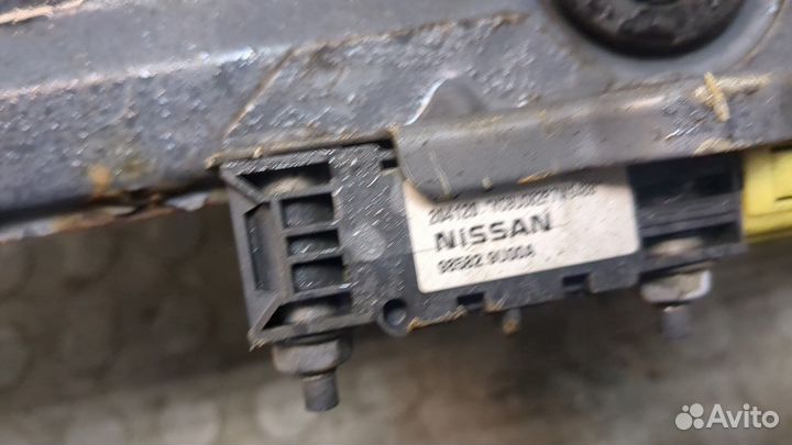 Рамка капота Nissan Micra K12E, 2008