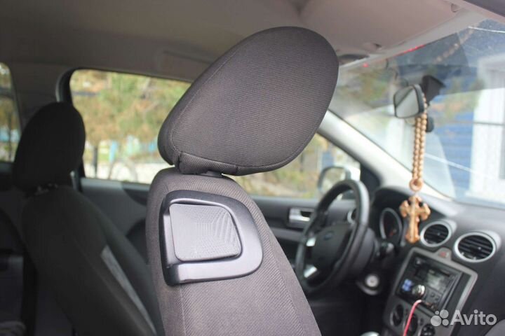 Ручки откидываний передних сидений