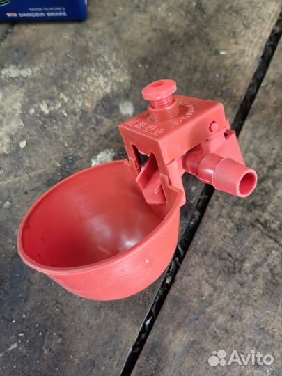 Поилки для птицы и цыплят