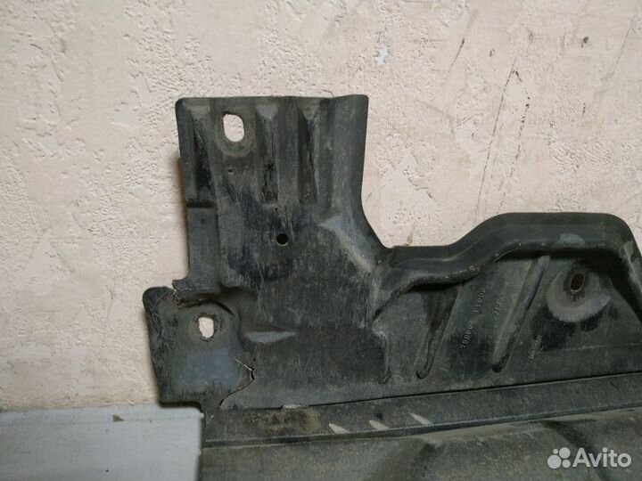 Пыльник двигателя Nissan Teana J31 2003-2008