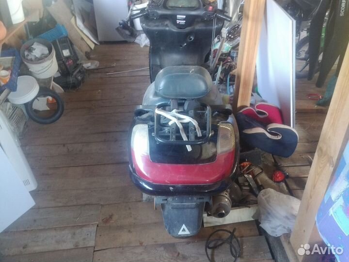 Скутер 150 кубов