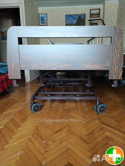 Медицинская кровать с электроприводом