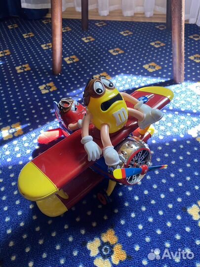 Самолет M&Ms игрушка коллекционная