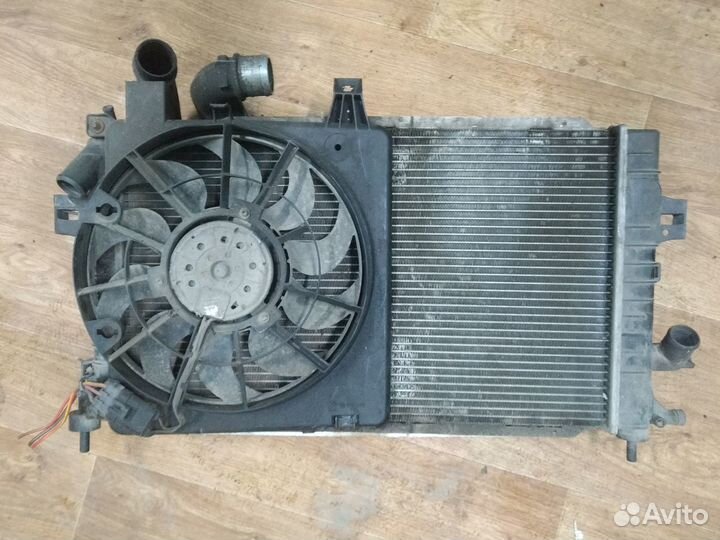 Радиаторы с вентилятором в сборе Опель Зафира
