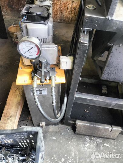 Кузнечные штампы. Оборудование для штамповки.пресс