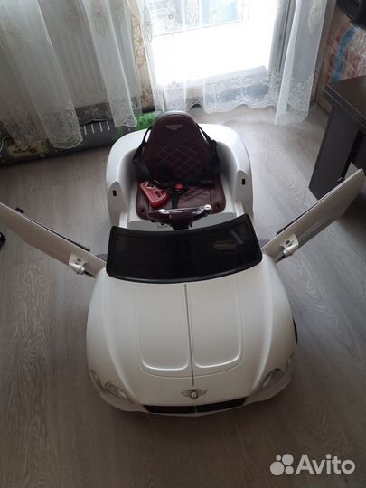 Электромобиль детский с пультом управления