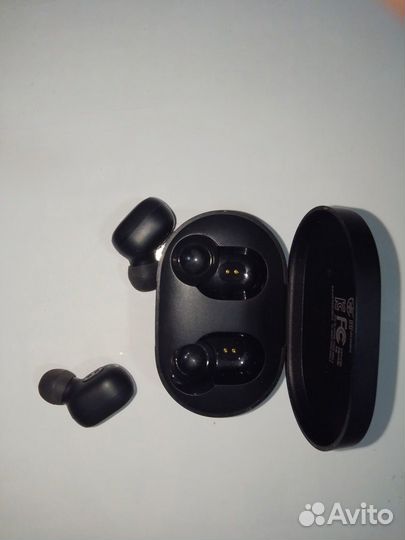 Наушники, колонка, часы