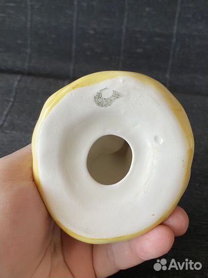 Фарфоровая статуэтка курицы