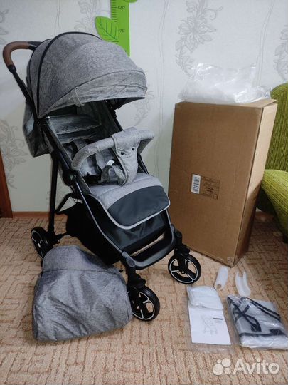 Прогулочная коляска новая
