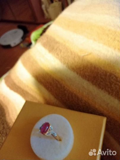 Перстень с рубином и бриллиантами