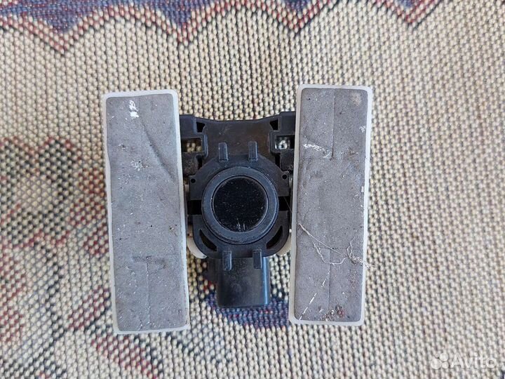 Toyota land cruiser 200 Штатный парктроник