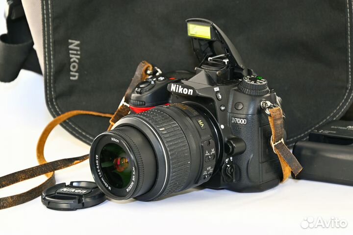Nikon D7000 16.2MP цифрозеркалка Kit AF-S VR 18-55