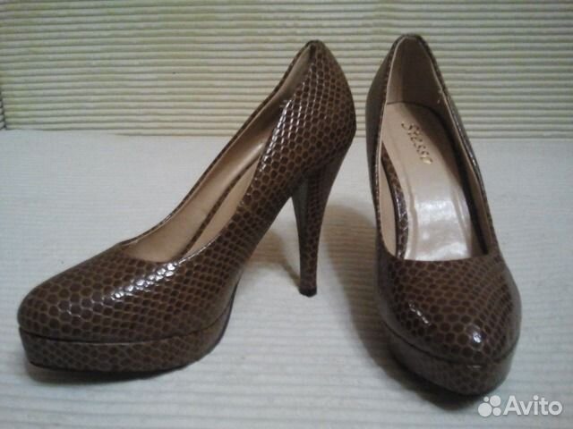 Новые красивые туфли 39 р-р