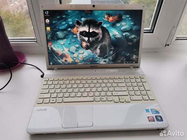 Sony vaio (SSD 120GB, i5, 1GB vram, 4GB ozu)