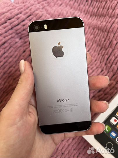 Телефон iPhone 5s