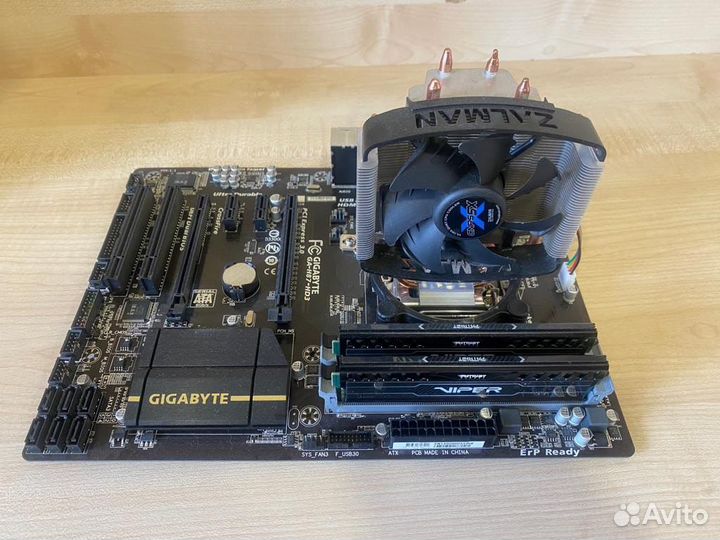 Материнская плата в сборе