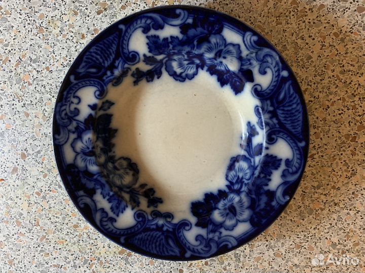 Старинная тарелка