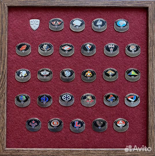 Коллекция хоккейных значков 