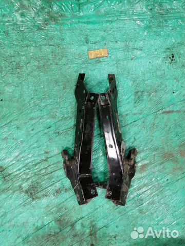 Кронштейн панели передней верхний Jeep wk2